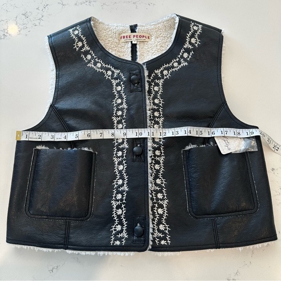 **NWT** Free People Travelers Black and White Women's Leather  Vest - Picture 15 of 16